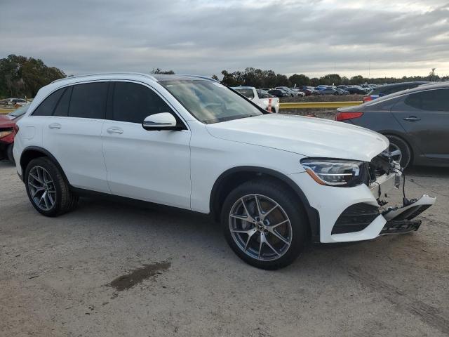 W1N0G8DBXLF845437 - 2020 MERCEDES-BENZ GLC 300 WHITE photo 4