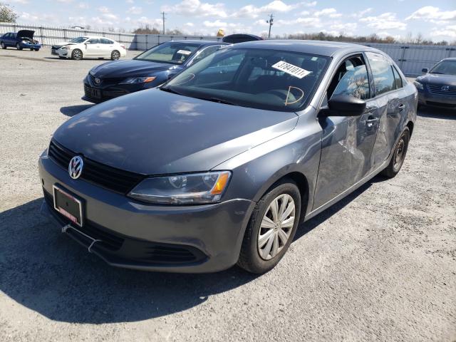 3VW2K7AJ7BM306113 - 2011 VOLKSWAGEN JETTA BASE رمادي صورة 2