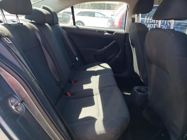 3VW2K7AJ7BM306113 - 2011 VOLKSWAGEN JETTA BASE رمادي صورة 6
