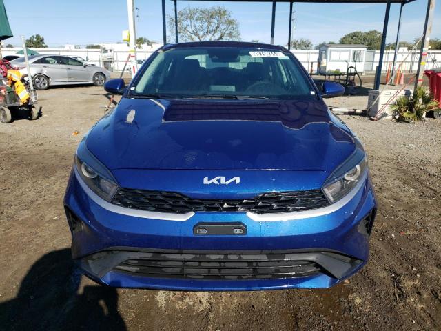 3KPF24AD2PE551965 - 2023 KIA FORTE LX BLUE photo 5