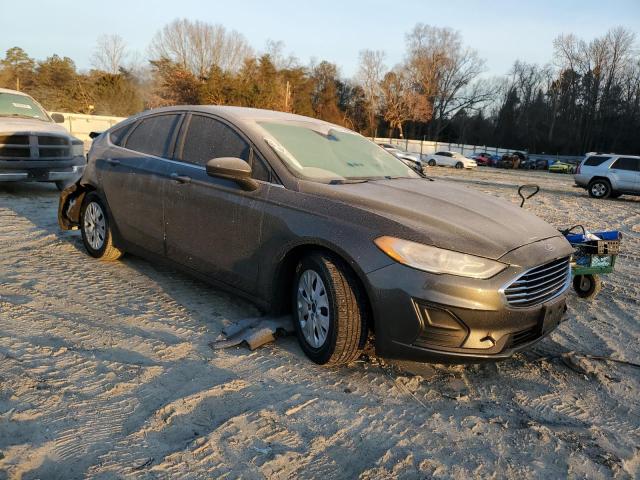 3FA6P0G75KR163583 - 2019 FORD FUSION S GRAY photo 4