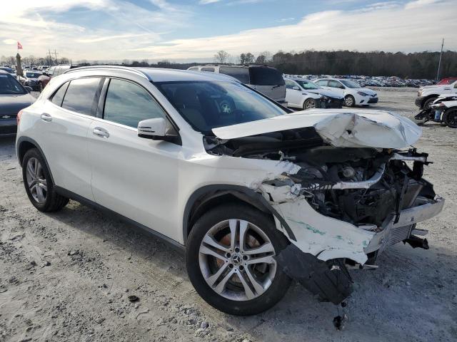 WDCTG4EB2JJ452466 - 2018 MERCEDES-BENZ GLA 250 WHITE photo 4