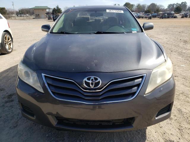 4T1BF3EK7BU646176 - 2011 TOYOTA CAMRY BASE GRAY photo 5