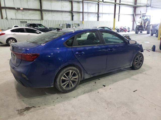 3KPF24AD2NE455170 - 2022 KIA FORTE FE BLUE photo 3