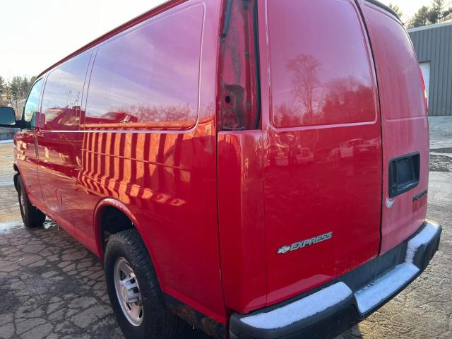 1GCHG35UX51225815 - 2005 CHEVROLET EXPRESS G3 RED photo 3