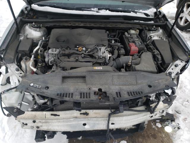 4T1B61HK4JU145163 - 2018 TOYOTA CAMRY XSE SILVER photo 11