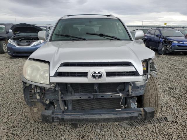 JTEBU17R848026243 - 2004 TOYOTA 4RUNNER LIMITED SILVER photo 5