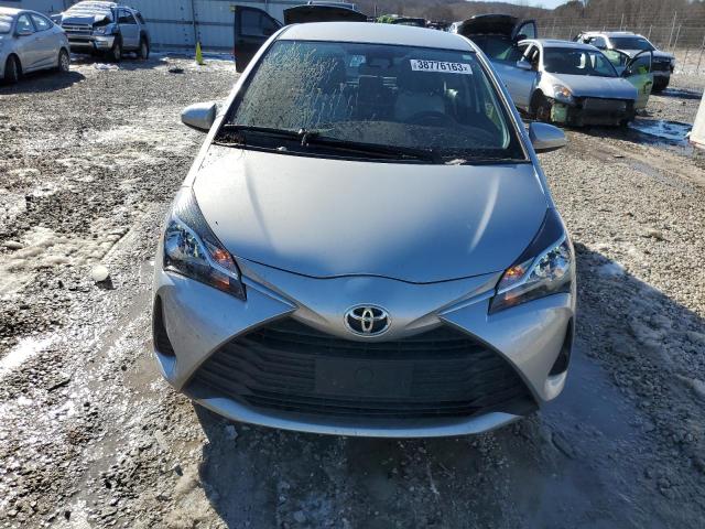 VNKJTUD36JA096615 - 2018 TOYOTA YARIS L SILVER photo 5