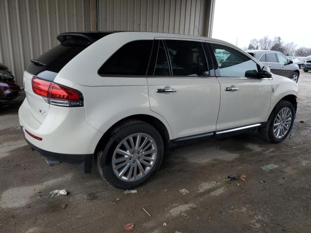 2LMDJ6JK8DBL30846 - 2013 LINCOLN MKX WHITE photo 3