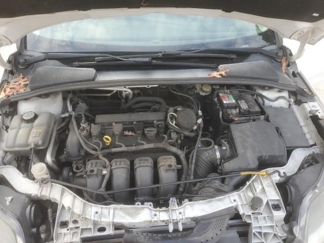 1FAHP3K2XCL276161 - 2012 FORD FOCUS SE WHITE photo 11