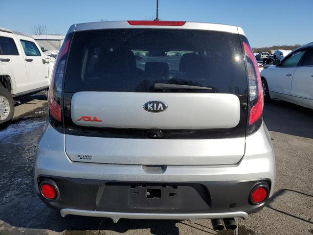 KNDJX3AAXJ7518604 - 2018 KIA SOUL ! SILVER photo 6