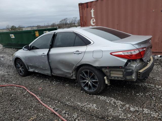 4T1BF1FK0GU577938 - 2016 TOYOTA CAMRY XSE LE SILVER photo 2