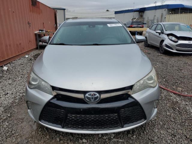4T1BF1FK0GU577938 - 2016 TOYOTA CAMRY XSE LE SILVER photo 5