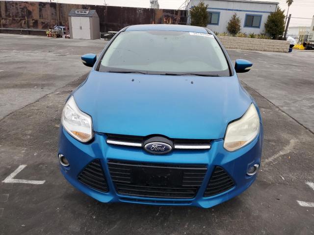 1FAHP3H21CL449508 - 2012 FORD FOCUS SEL BLUE photo 5