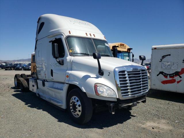 3AKJGLDR6GSGX0896 - 2016 FREIGHTLINER CASCADIA 1 WHITE photo 1