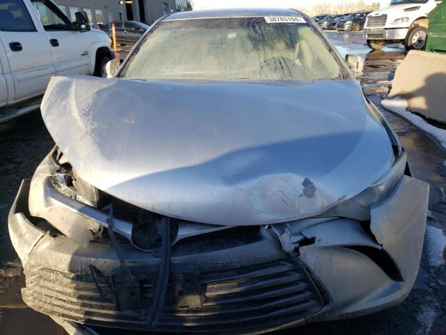 4T1BF1FK4HU711674 - 2017 TOYOTA CAMRY LE SILVER photo 5