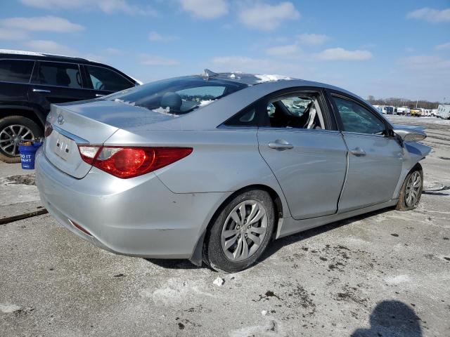 5NPEB4AC9CH439754 - 2012 HYUNDAI SONATA GLS SILVER photo 3