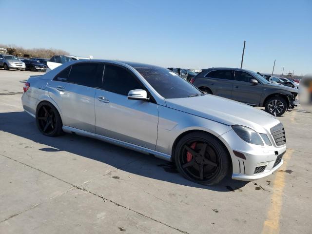 WDDHF7EB4CA600979 - 2012 MERCEDES-BENZ E 63 AMG SILVER photo 4