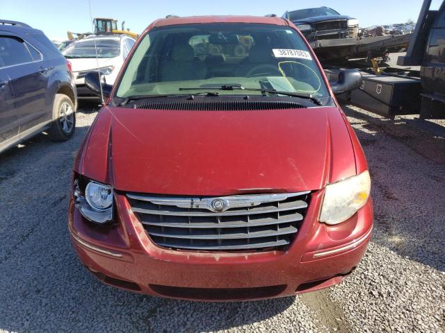 2A8GP64L96R667139 - 2006 CHRYSLER TOWN & COU LIMITED RED photo 5