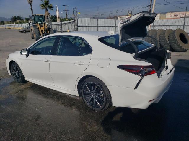 4T1G11AK1PU816554 - 2023 TOYOTA CAMRY SE NIGHT SHADE WHITE photo 2