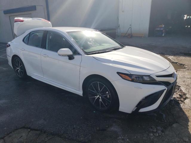 4T1G11AK1PU816554 - 2023 TOYOTA CAMRY SE NIGHT SHADE WHITE photo 4