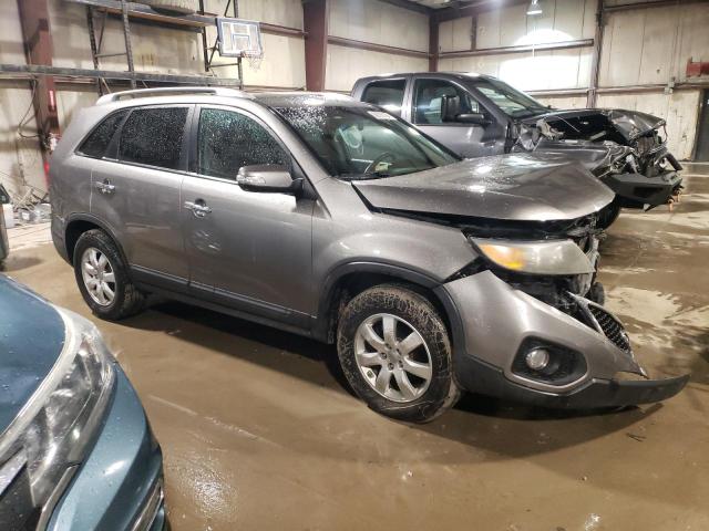 5XYKT3A61CG237003 - 2012 KIA SORENTO BASE GRAY photo 4