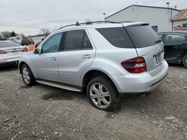 4JGBB86E77A289592 - 2007 MERCEDES-BENZ ML 350 SILVER photo 2