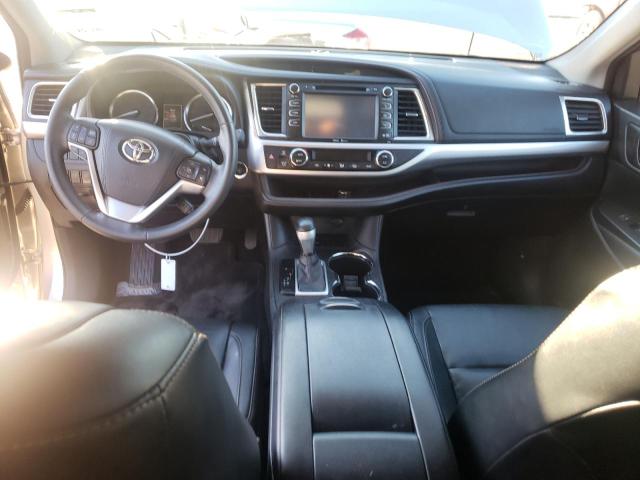 5TDKKRFH9FS119935 - 2015 TOYOTA HIGHLANDER XLE SILVER photo 8