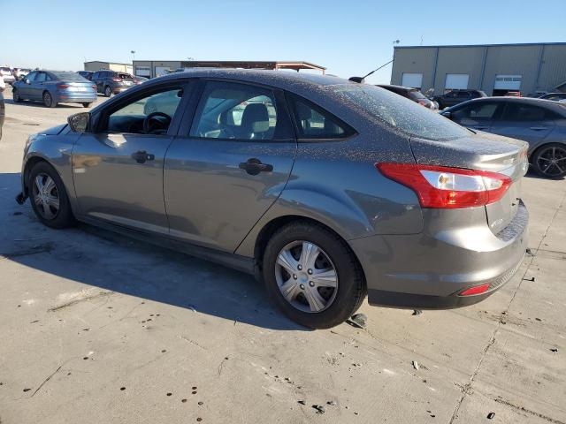 1FAHP3E27CL320564 - 2012 FORD FOCUS S GRAY photo 2