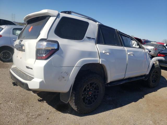 JTEBU5JR4J5551622 - 2018 TOYOTA 4RUNNER SR5/SR5 PREMIUM WHITE photo 3