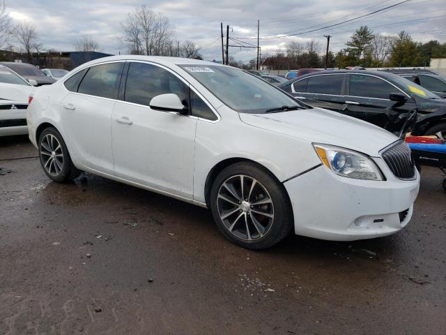 1G4PW5SK3G4174068 - 2016 BUICK VERANO SPORT TOURING WHITE photo 4