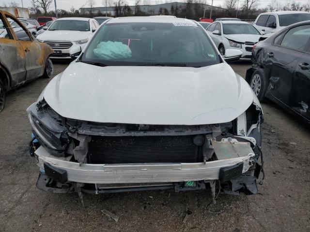 19XZE4F90KE001780 - 2019 HONDA INSIGHT TOURING WHITE photo 5