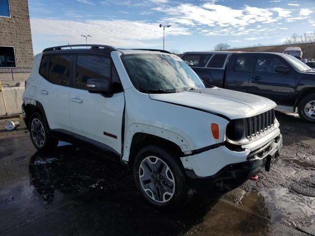 ZACCJBCT9FPB90704 - 2015 JEEP RENEGADE TRAILHAWK WHITE photo 4