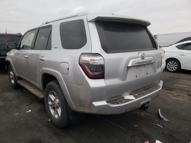 JTEBU5JRXJ5564326 - 2018 TOYOTA 4RUNNER SR5/SR5 PREMIUM ვერცხლისფერი ფოტო 3
