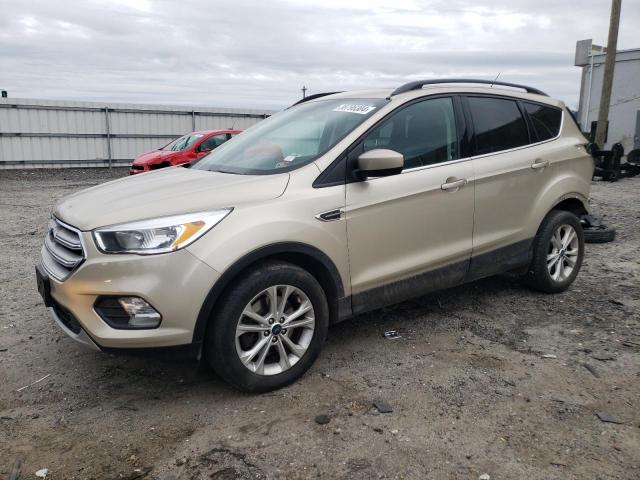 1FMCU9GD7JUA28673 - 2018 FORD ESCAPE SE BEIGE photo 1