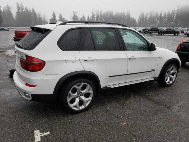 5UXZW0C59CL670354 - 2012 BMW X5 XDRIVE35D WHITE photo 3