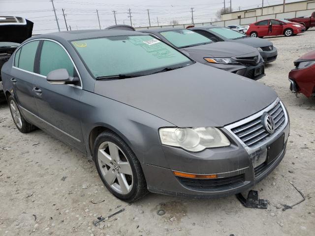 WVWAK73C48E035684 - 2008 VOLKSWAGEN PASSAT KOMFORT GRAY photo 4