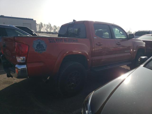 3TMAZ5CN7JM076702 - 2018 TOYOTA TACOMA DOUBLE CAB ORANGE photo 3