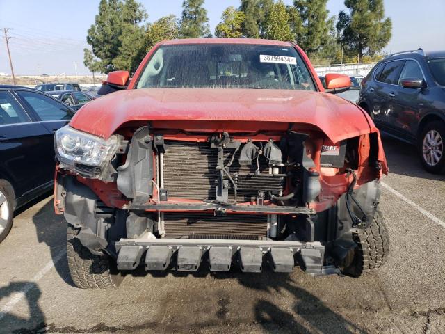 3TMAZ5CN7JM076702 - 2018 TOYOTA TACOMA DOUBLE CAB ORANGE photo 5