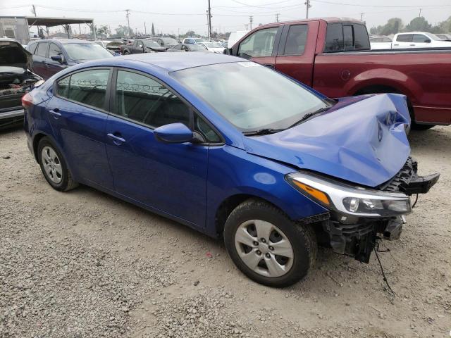 3KPFK4A73HE115427 - 2017 KIA FORTE LX BLUE photo 4