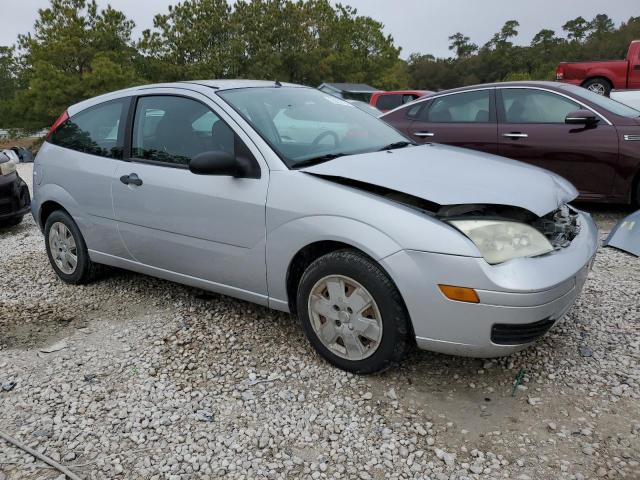 1FAFP31N37W242456 - 2007 FORD FOCUS ZX3 SILVER photo 4