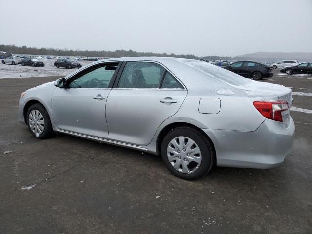 4T4BF1FK7CR255247 - 2012 TOYOTA CAMRY BASE SILVER photo 2
