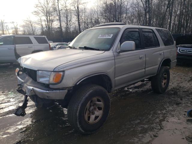 2000 TOYOTA 4RUNNER SR5, 