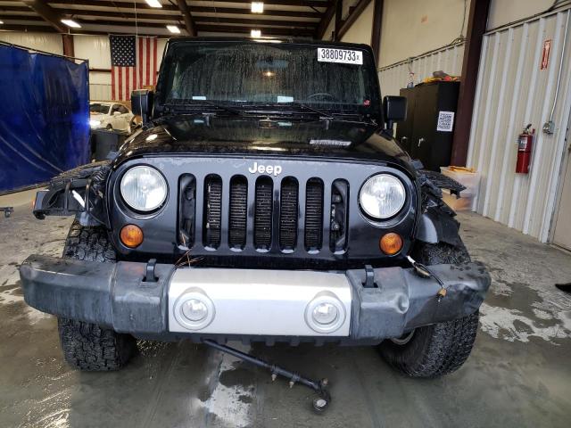 1C4HJWEG6CL119764 - 2012 JEEP WRANGLER U SAHARA BLACK photo 5