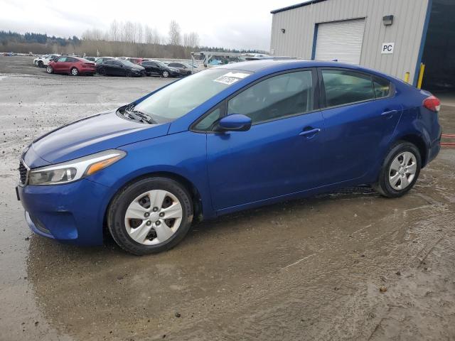 3KPFL4A79JE196422 - 2018 KIA FORTE LX BLUE photo 1