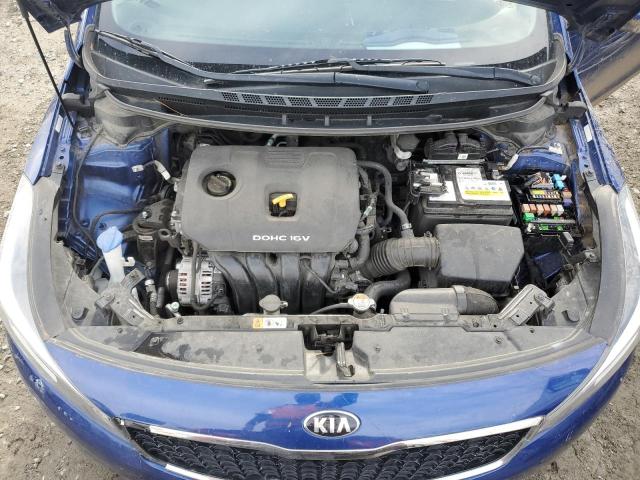 3KPFL4A79JE196422 - 2018 KIA FORTE LX BLUE photo 11