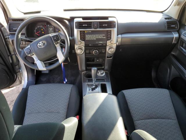 JTEMU5JR2M5880168 - 2021 TOYOTA 4RUNNER SR5/SR5 PREMIUM 银色 照片 8