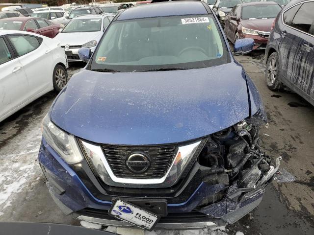 KNMAT2MT6JP531496 - 2018 NISSAN ROGUE S BLUE photo 5