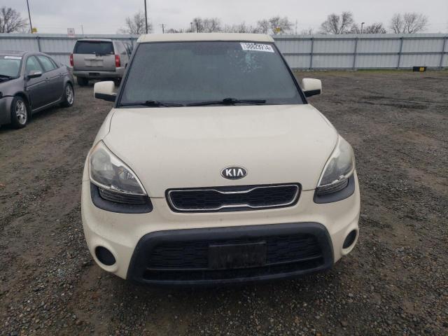 KNDJT2A56D7558952 - 2013 KIA SOUL CREAM photo 5