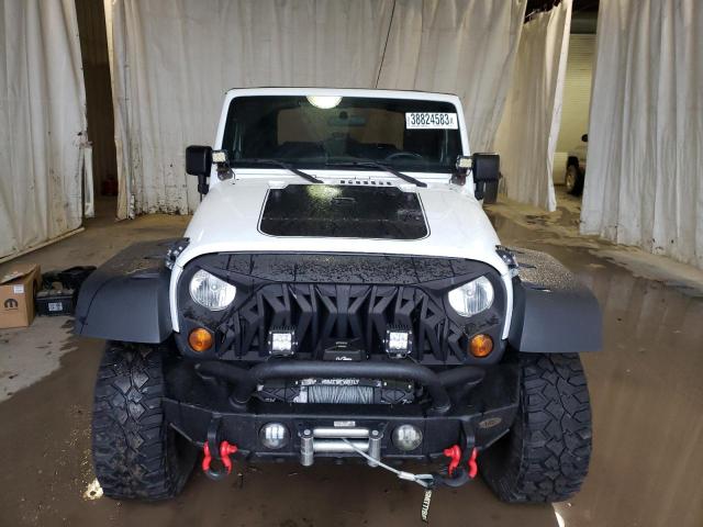 1C4AJWAG6DL692415 - 2013 JEEP WRANGLER SPORT WHITE photo 5